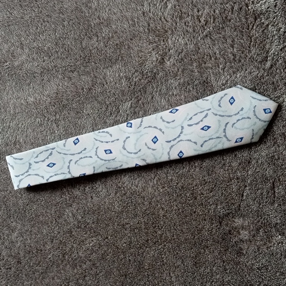 Pierre Balmain 100% silk tie